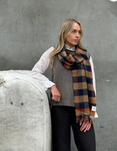 Load image into Gallery viewer, Exquisite wool Traders Scarf With Love
